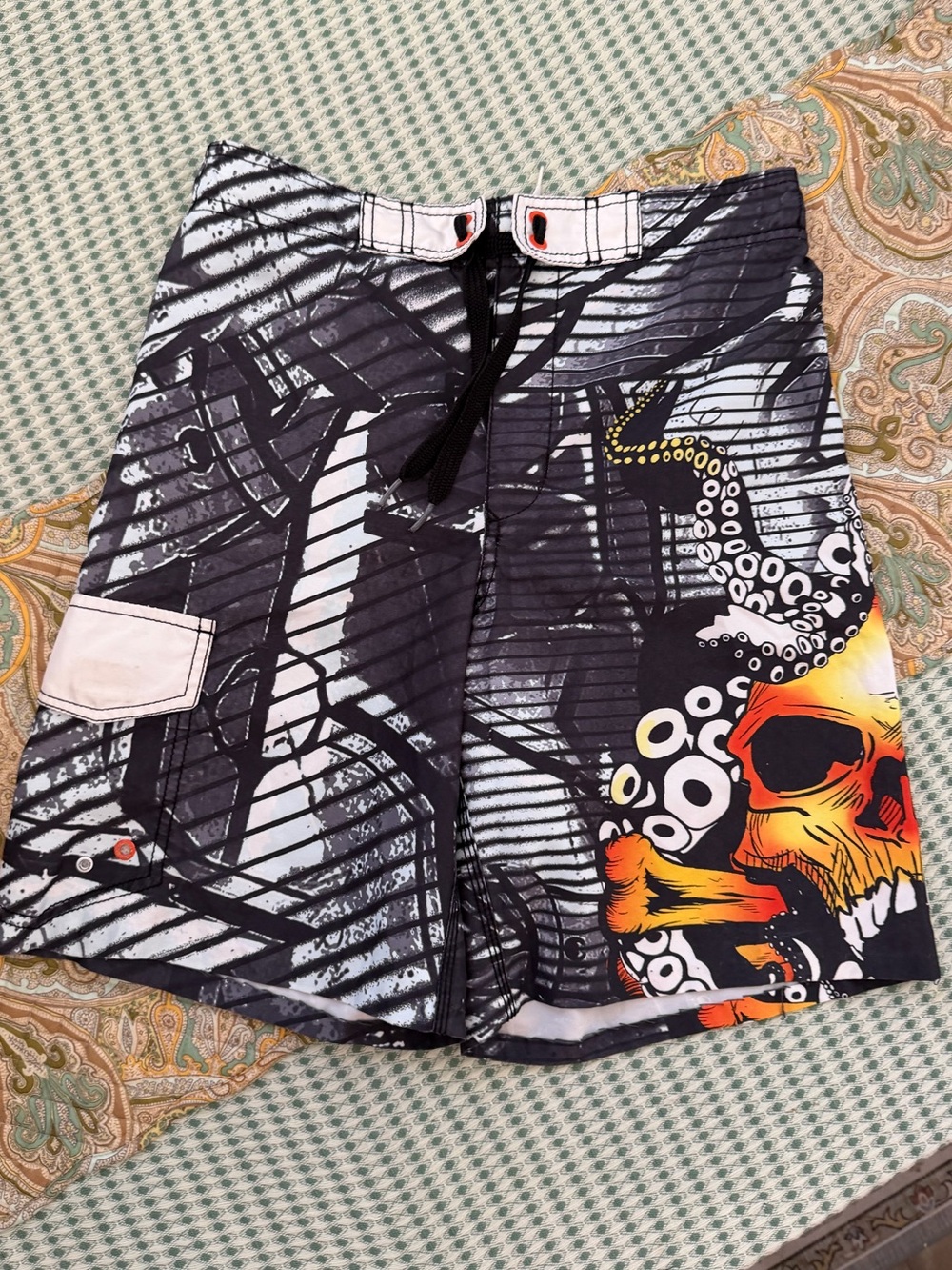 Vintage Y2K Old Navy Boys Grunge Black Board Shorts Orange Skull XL